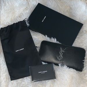 ❌SOLD❌Yves Saint Laurent zippy wallet.NWB